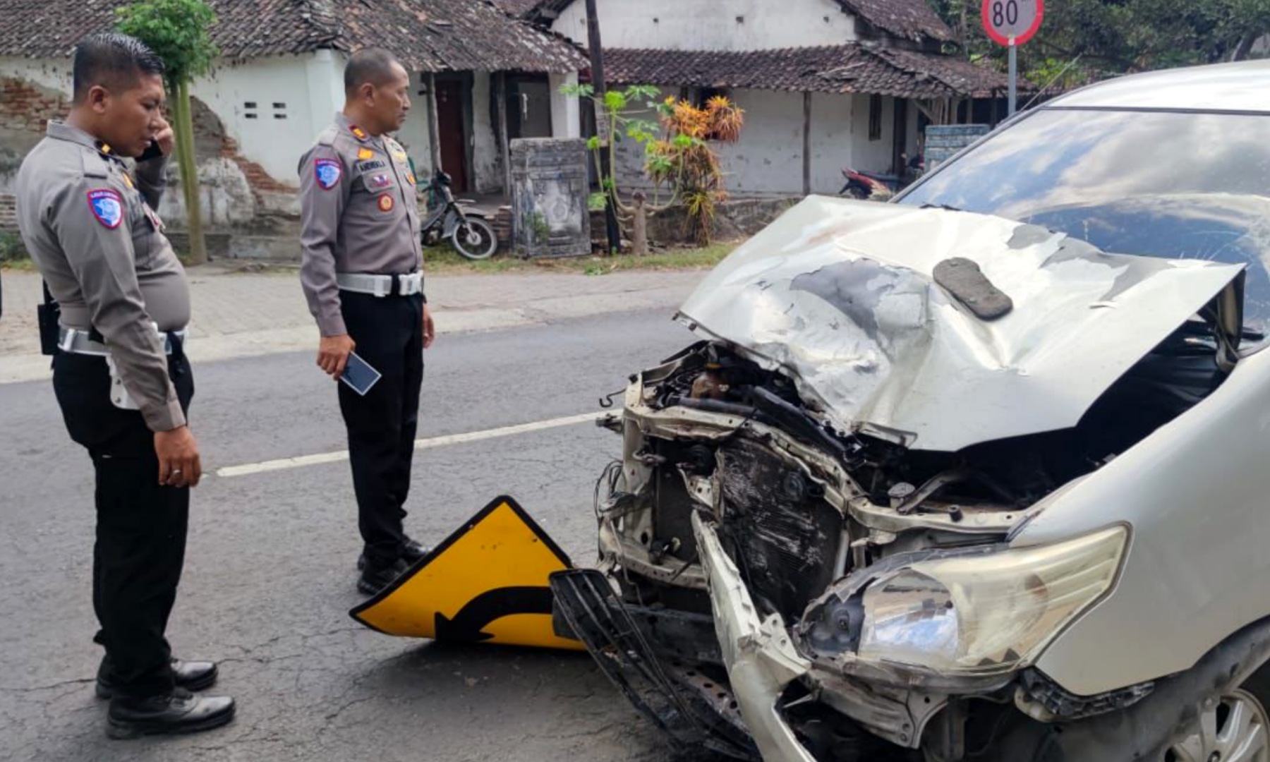 Kumpulan Fakta Hasil Olah TKP Kecelakaan Maut Mobil Gegara Supir Kelelahan dan Mengantuk di Blitar
