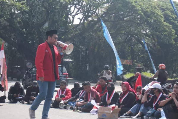 Warga Blitar Masih Memiliki Kesadaran Politik yang Rendah, Upaya Didik Generasi Muda dengan Strategi Slapstick