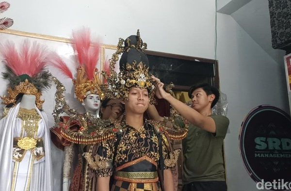 Berkah Agustusan, Sewa Kostum di Blitar Raup Omzet Ratusan Juta Berkah Agustusan, Sewa Kostum di Blitar Raup Omzet Ratusan Juta